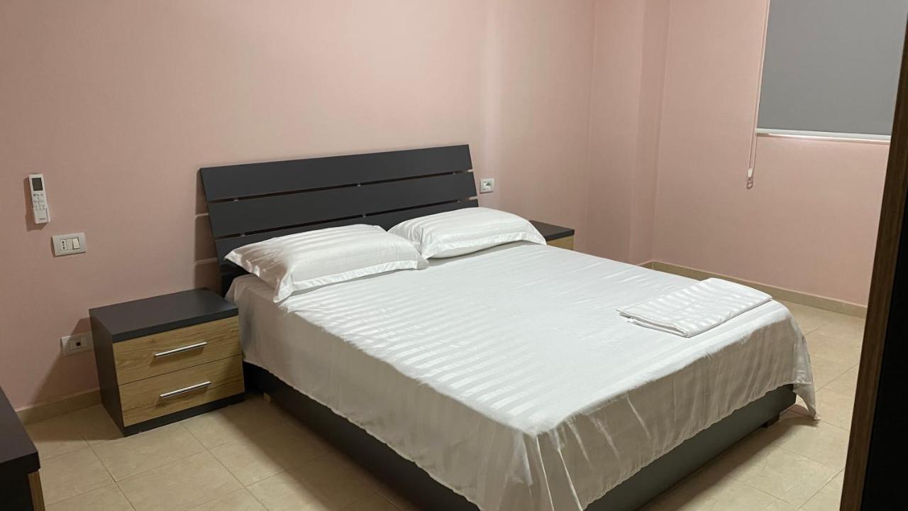 Anna'S Apartament Lushnje Экстерьер фото